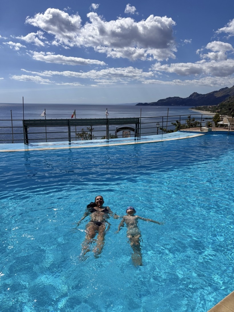 Hotel baia Taormina pool