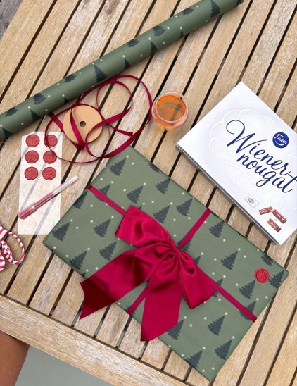 Julklapp, wienernougat, julklappspapper julgranar 